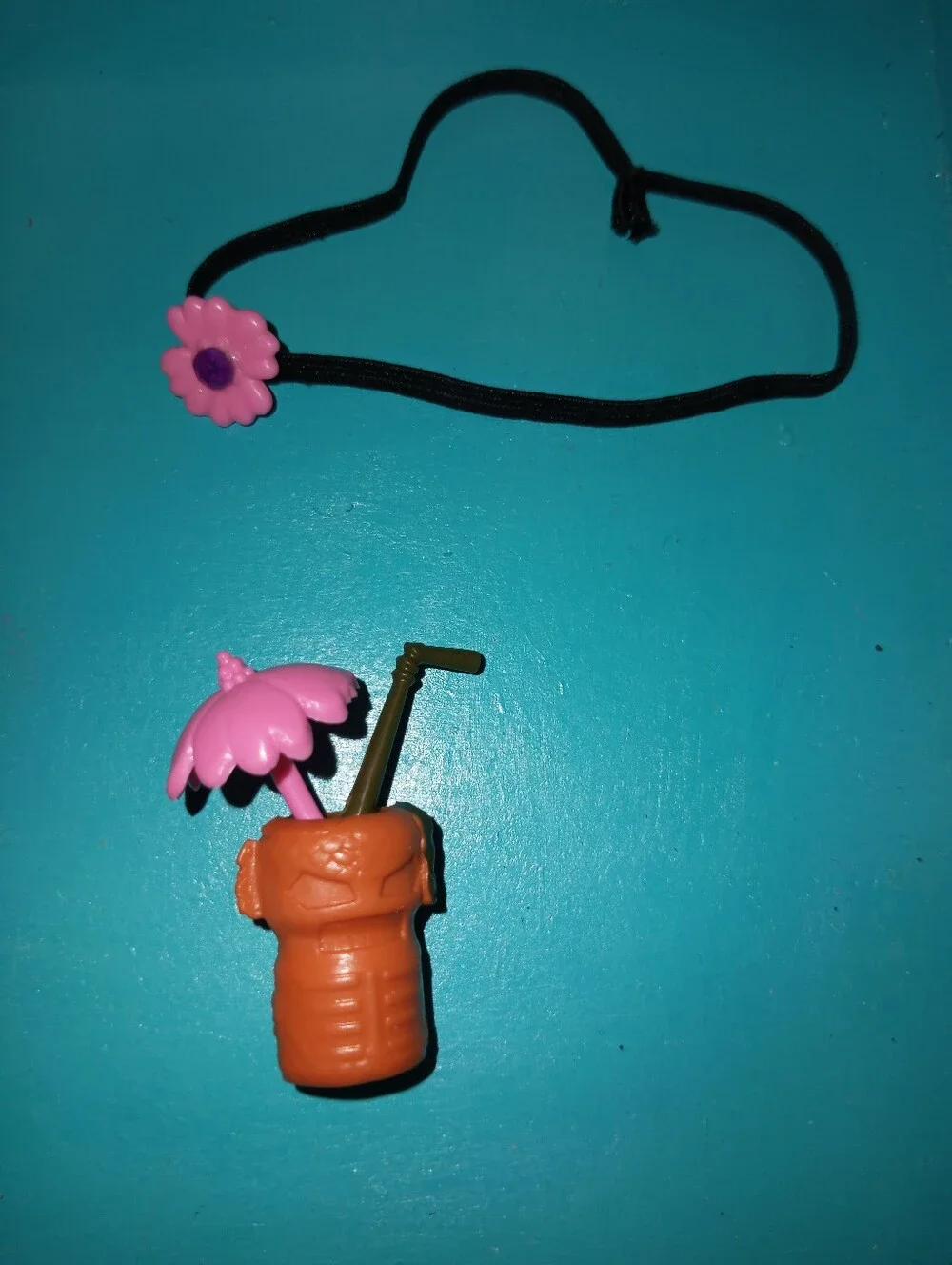 Monster High Lagoona Blue Doll Beach Outfit & Drink
